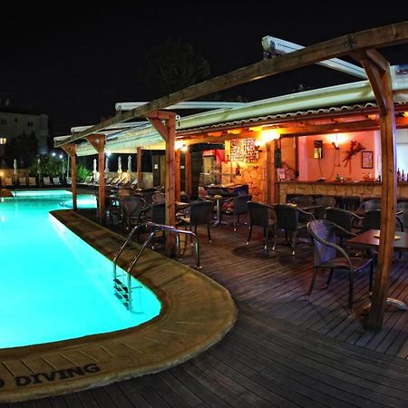 Nereides Hotel Hanioti Bagian luar foto