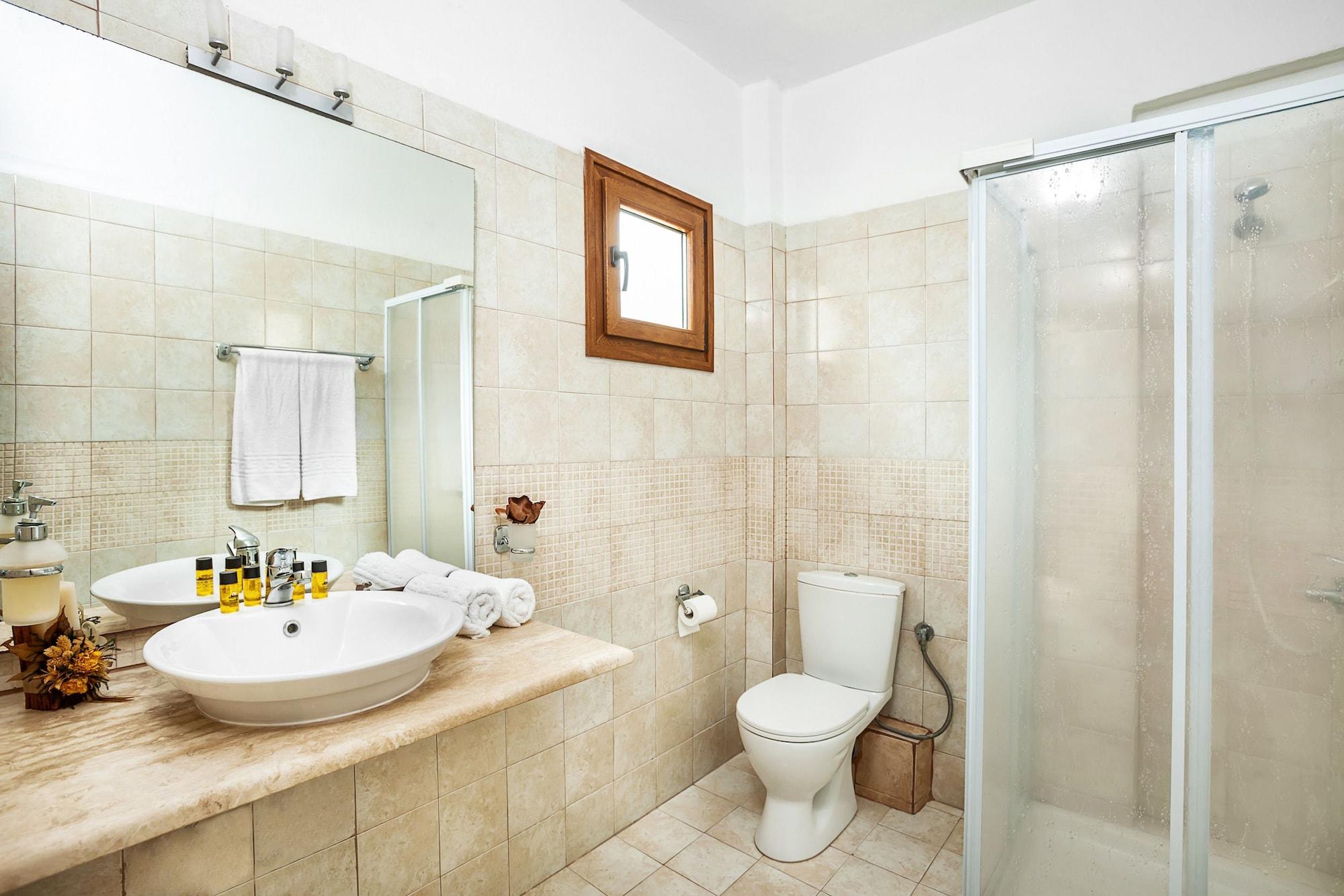 Nereides Hotel Hanioti Bagian luar foto