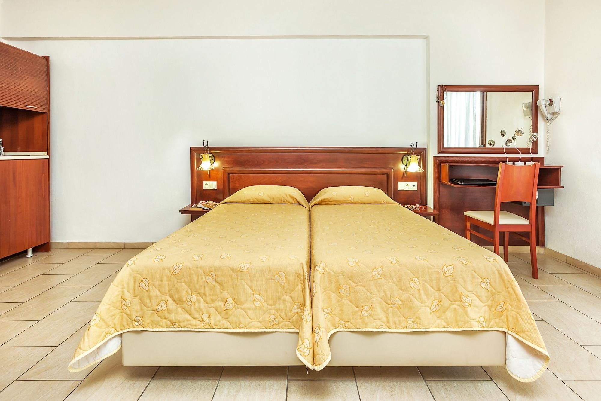 Nereides Hotel Hanioti Bagian luar foto
