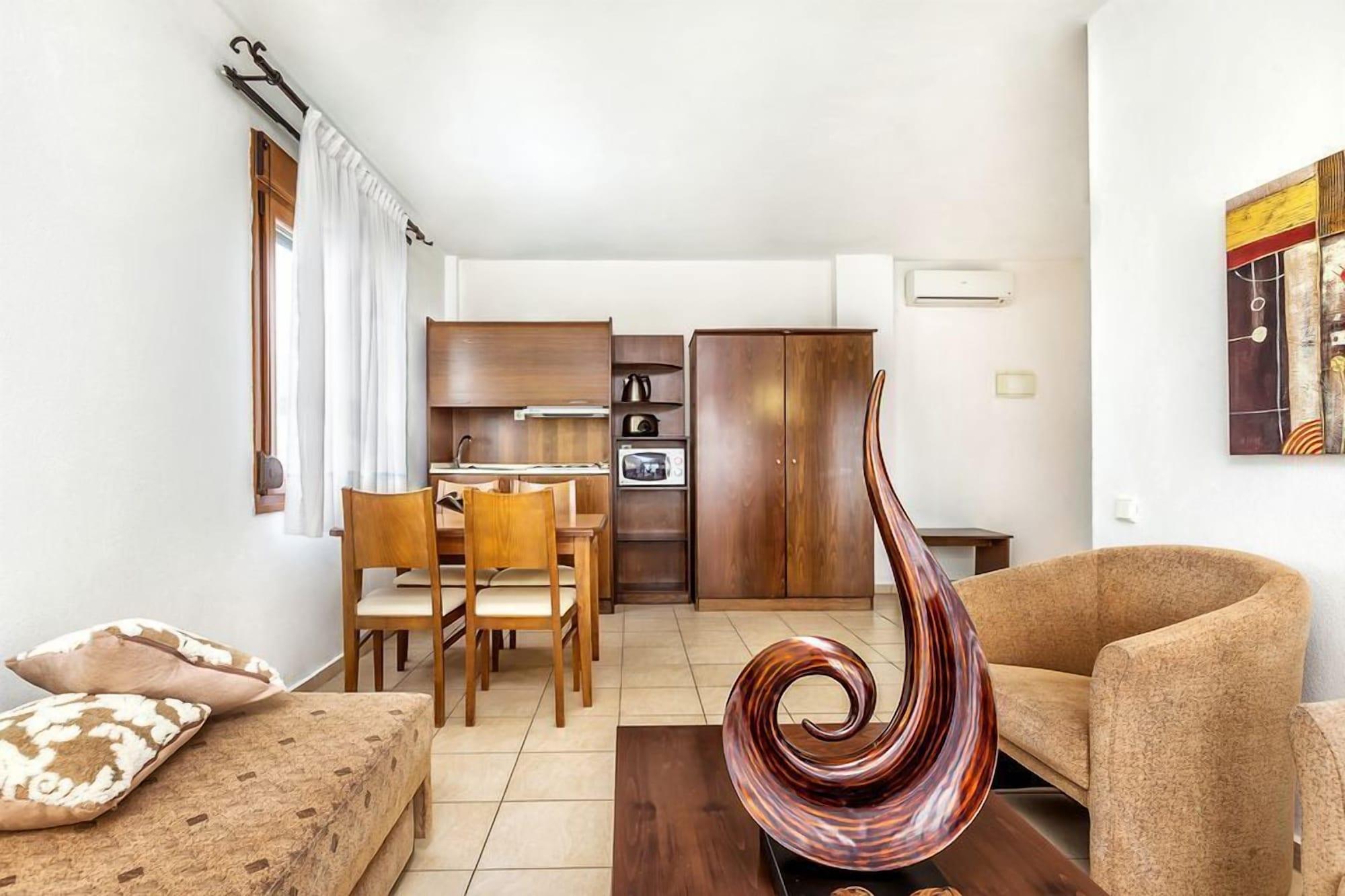 Nereides Hotel Hanioti Bagian luar foto
