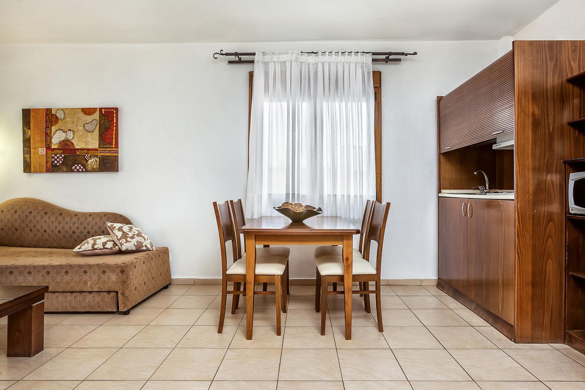 Nereides Hotel Hanioti Bagian luar foto