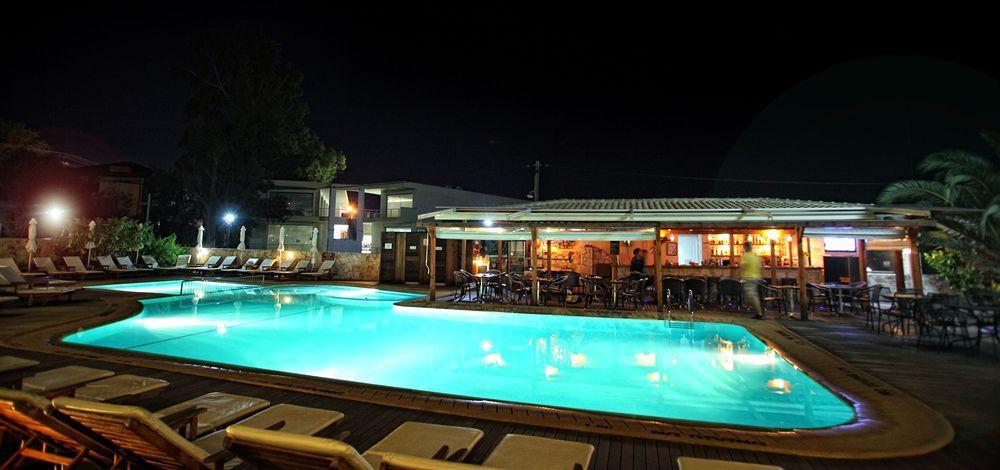 Nereides Hotel Hanioti Bagian luar foto