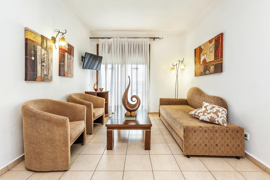Nereides Hotel Hanioti Ruang foto