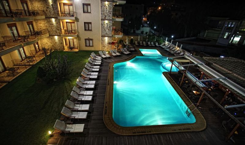 Nereides Hotel Hanioti Bagian luar foto